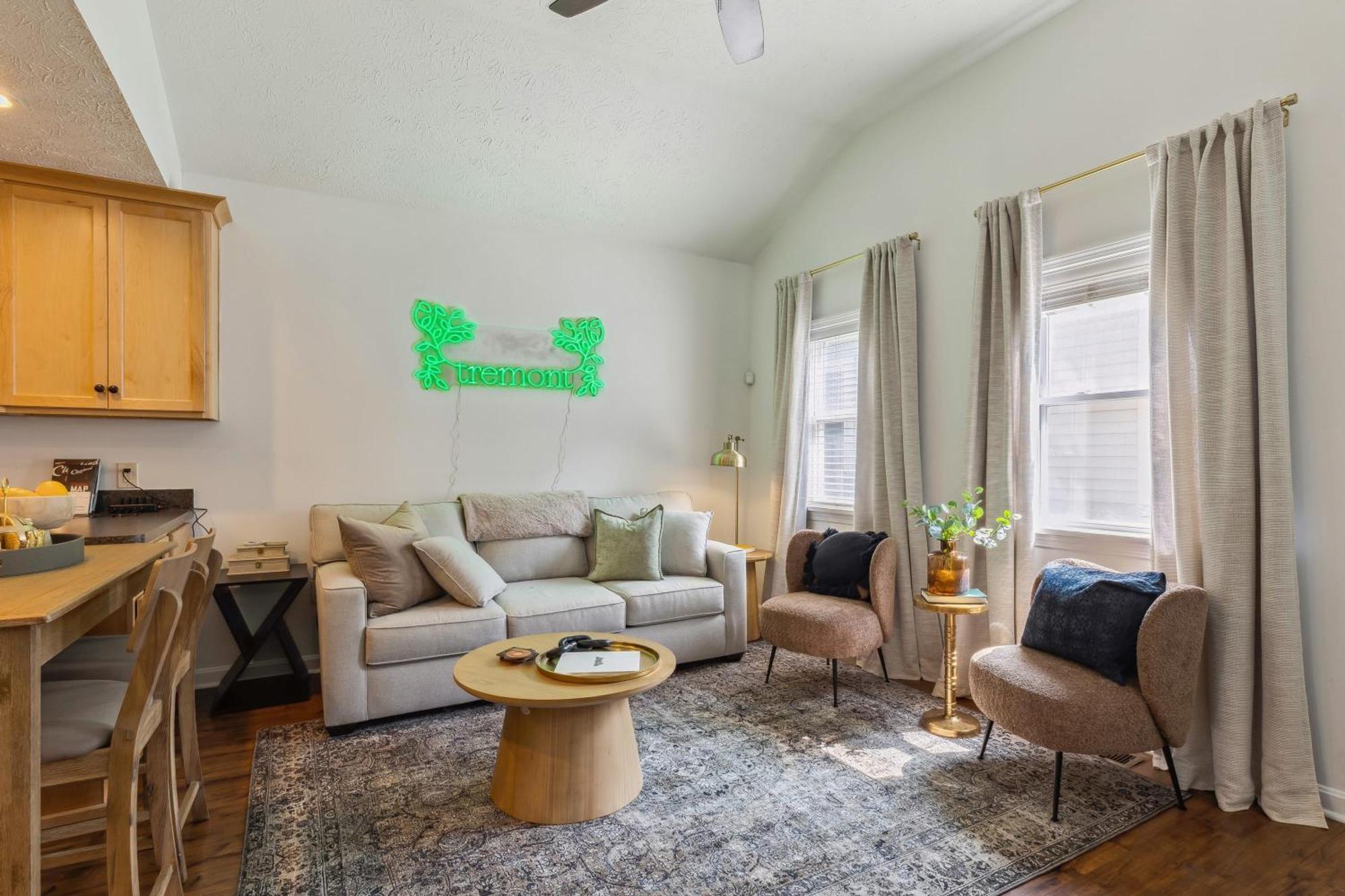 Newly Renovated Tremont Treasure I Cozy + Modern Cleveland Exterior foto