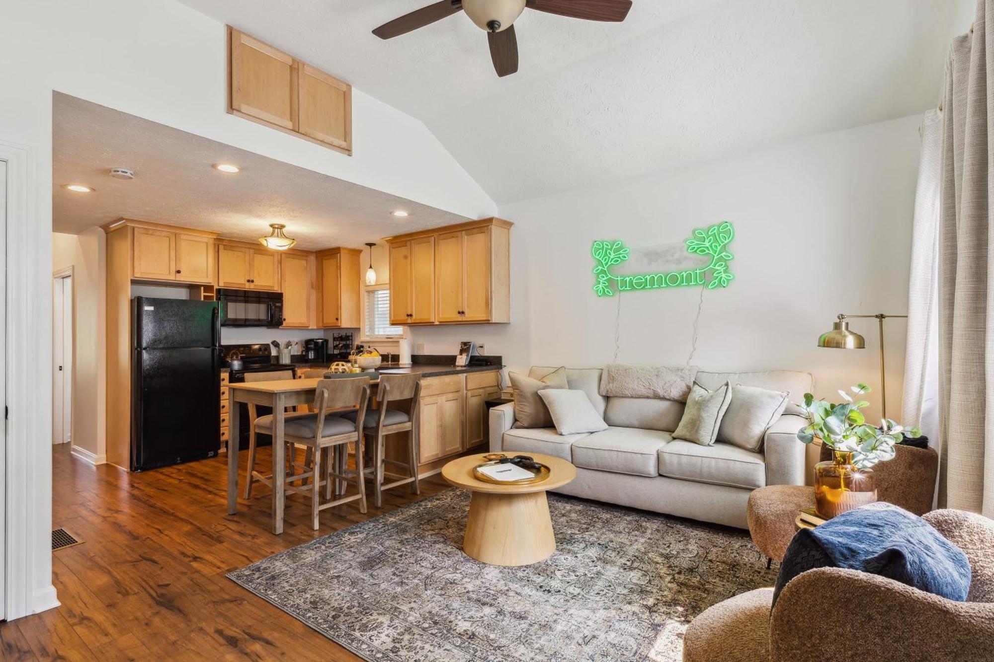 Newly Renovated Tremont Treasure I Cozy + Modern Cleveland Exterior foto